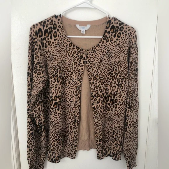 Cardigan - Picture 1 of 9